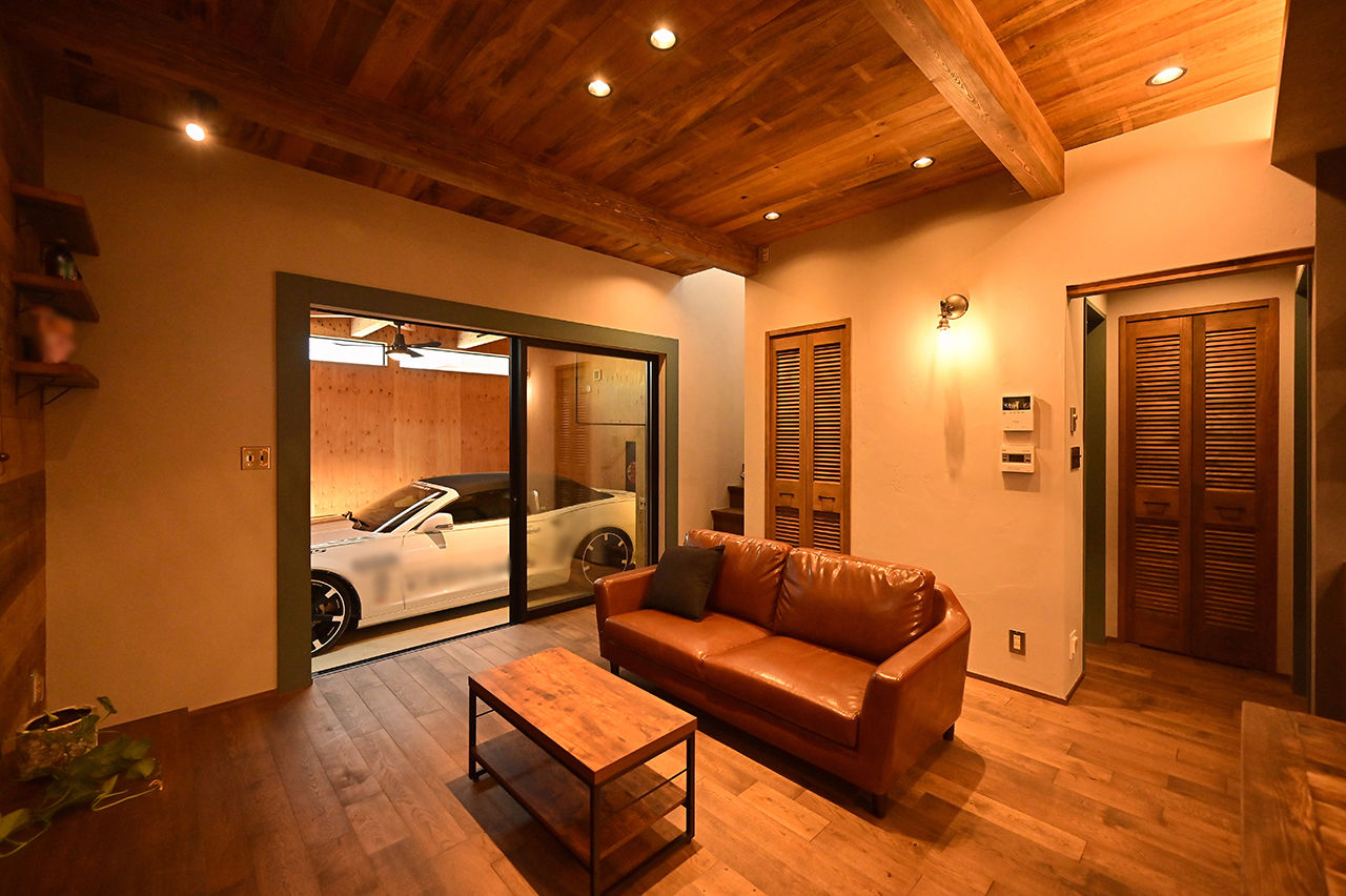 HOLOS HOME（ホロスホーム） 【愛知県|ビルトインガレージ|造作家具】いつも愛車がすぐそばにいる、ビンテージテイストのガレージハウスの建築実例画像8