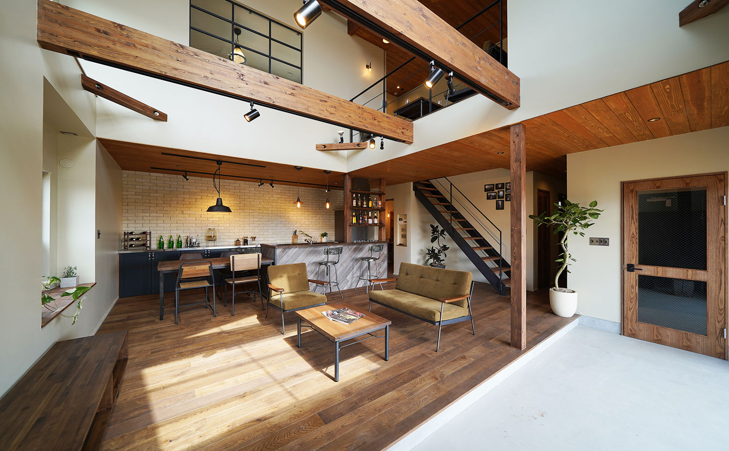 HOLOS HOME（ホロスホーム） 【愛知県|2000万円台|間取り図あり|ウッドデッキ】スローライフを実現させた、住宅地のなかの山小屋の建築実例画像4