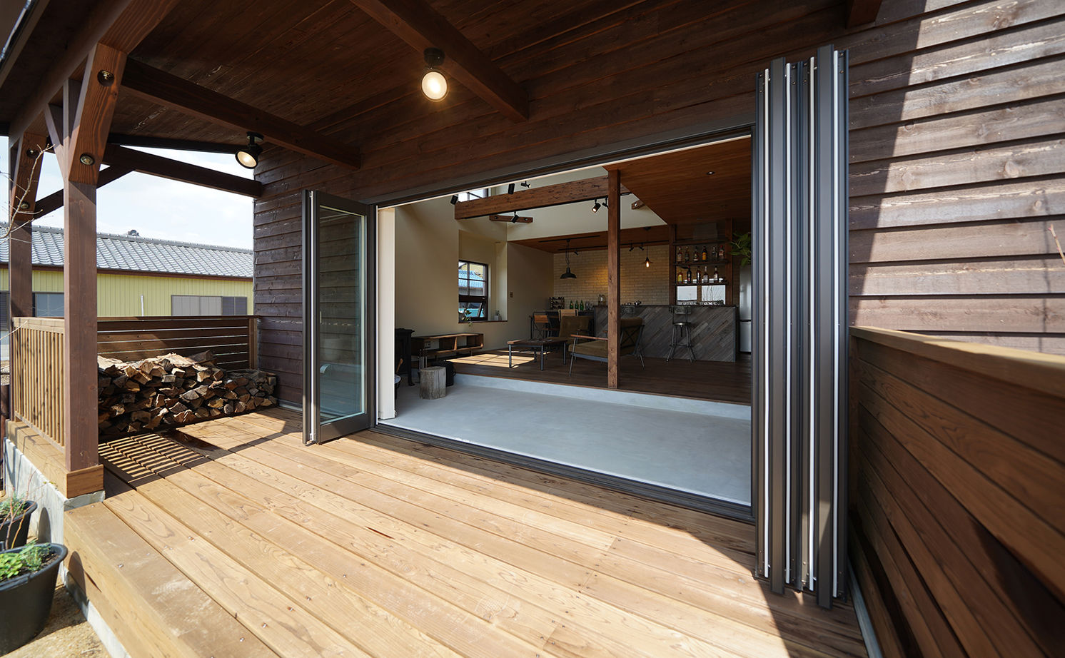 HOLOS HOME（ホロスホーム） 【愛知県|2000万円台|間取り図あり|ウッドデッキ】スローライフを実現させた、住宅地のなかの山小屋の建築実例画像7