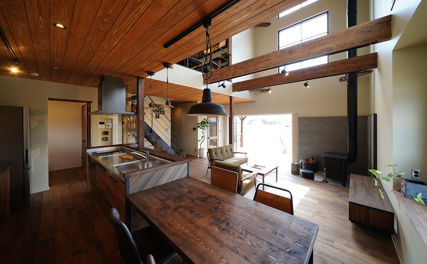 HOLOS HOME（ホロスホーム） 【愛知県|2000万円台|間取り図あり|ウッドデッキ】スローライフを実現させた、住宅地のなかの山小屋の建築実例画像11