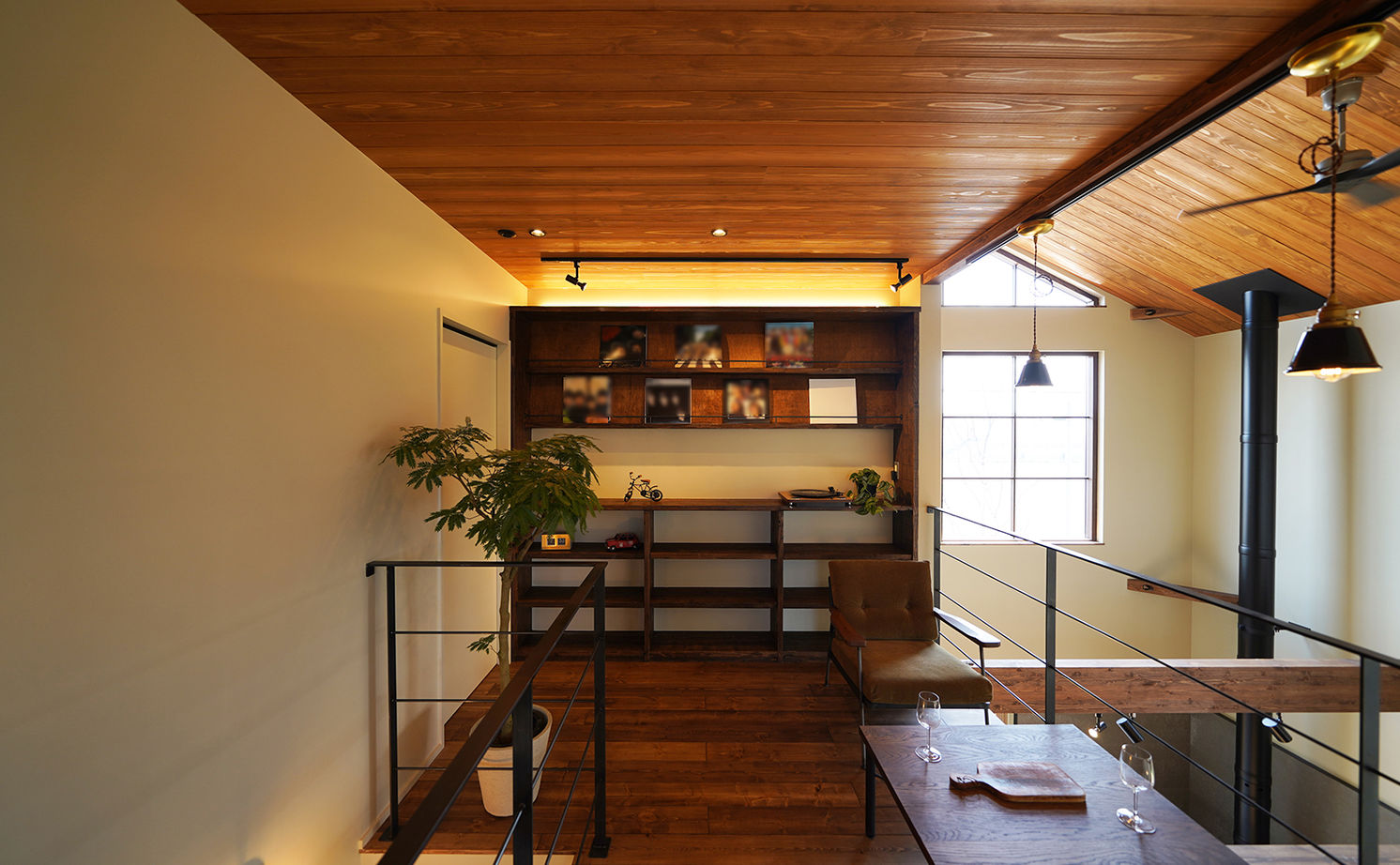 HOLOS HOME（ホロスホーム） 【愛知県|2000万円台|間取り図あり|ウッドデッキ】スローライフを実現させた、住宅地のなかの山小屋の建築実例画像14