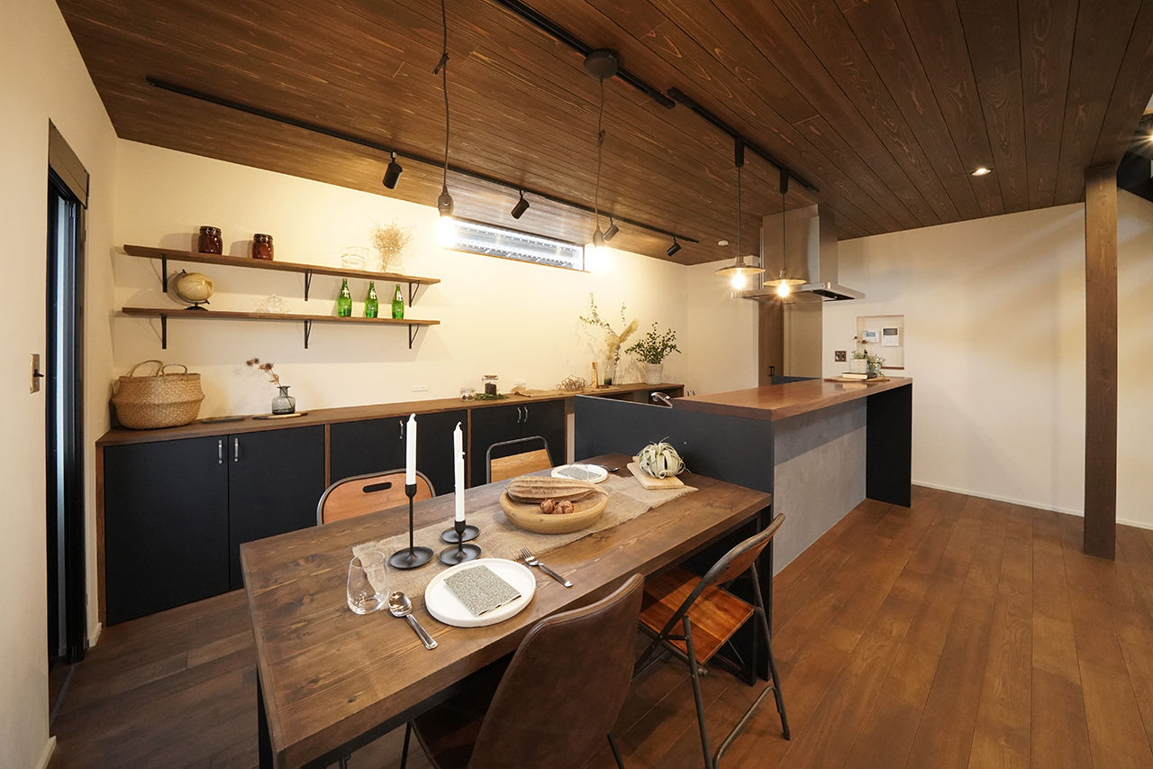 HOLOS HOME（ホロスホーム） 【愛知県|サーファーズハウス|ウッドデッキ】サーファー家族の夢が実現。12帖ある圧巻の吹き抜けも！の建築実例画像2