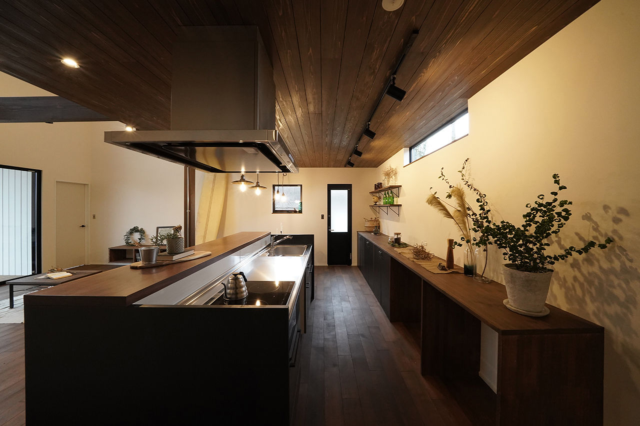 HOLOS HOME（ホロスホーム） 【愛知県|サーファーズハウス|ウッドデッキ】サーファー家族の夢が実現。12帖ある圧巻の吹き抜けも！の建築実例画像3