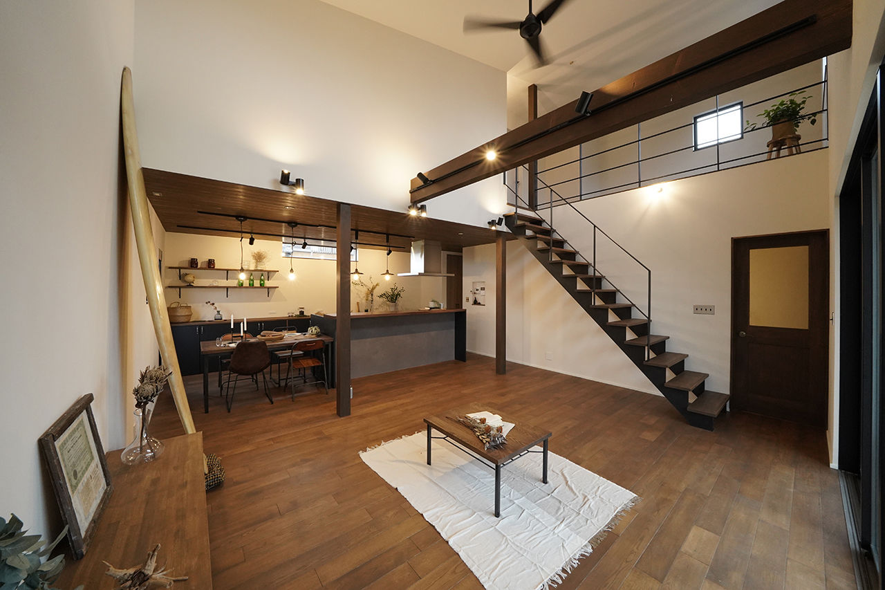 HOLOS HOME（ホロスホーム） 【愛知県|サーファーズハウス|ウッドデッキ】サーファー家族の夢が実現。12帖ある圧巻の吹き抜けも！の建築実例画像4