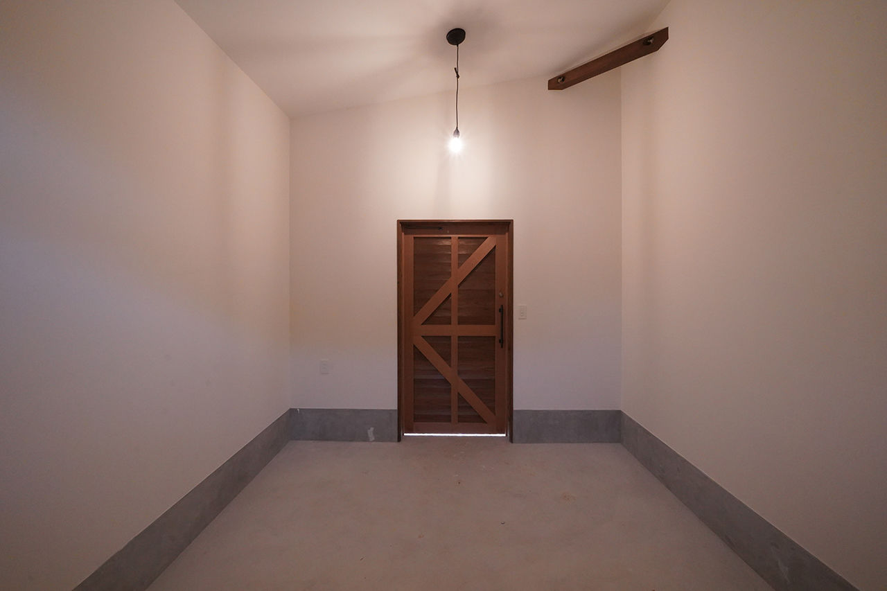 HOLOS HOME（ホロスホーム） 【愛知県|サーファーズハウス|ウッドデッキ】サーファー家族の夢が実現。12帖ある圧巻の吹き抜けも！の建築実例画像8