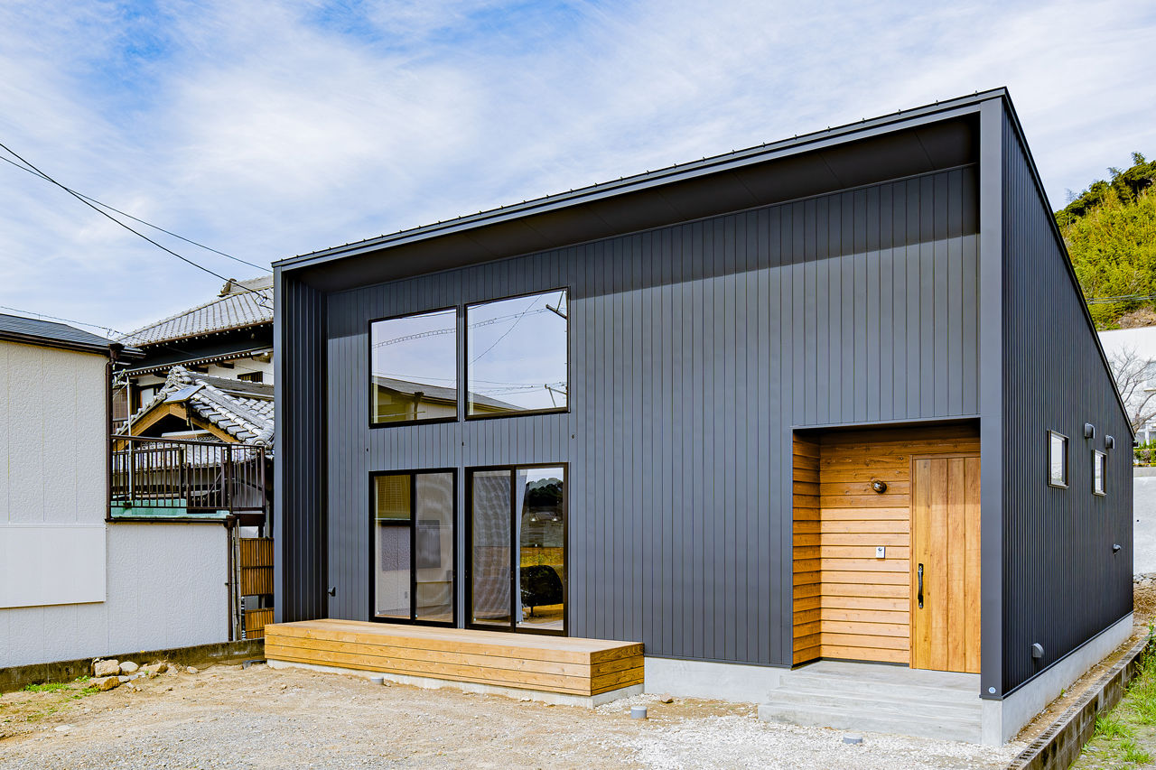 HOLOS HOME（ホロスホーム） 【愛知県|アメリカンビンテージ|エイジング加工】無垢材×アイアンが最高にカッコいい、ビンテージハウスの建築実例画像3