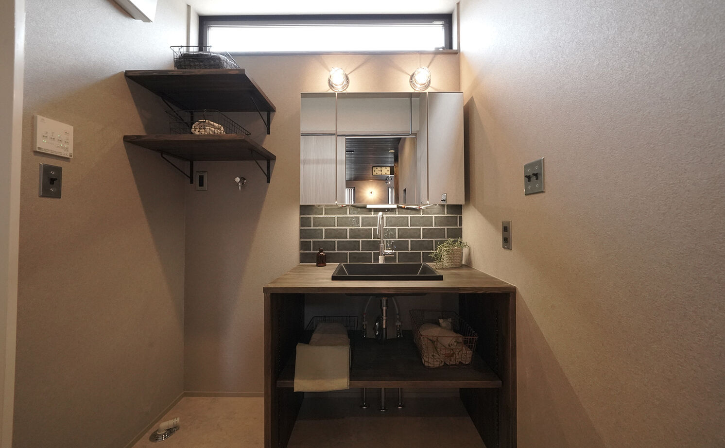 HOLOS HOME（ホロスホーム） 【豊川市｜監獄風ハウス｜こだわりアイテム】ダークヴィンテージスタイルハウスの建築実例画像13