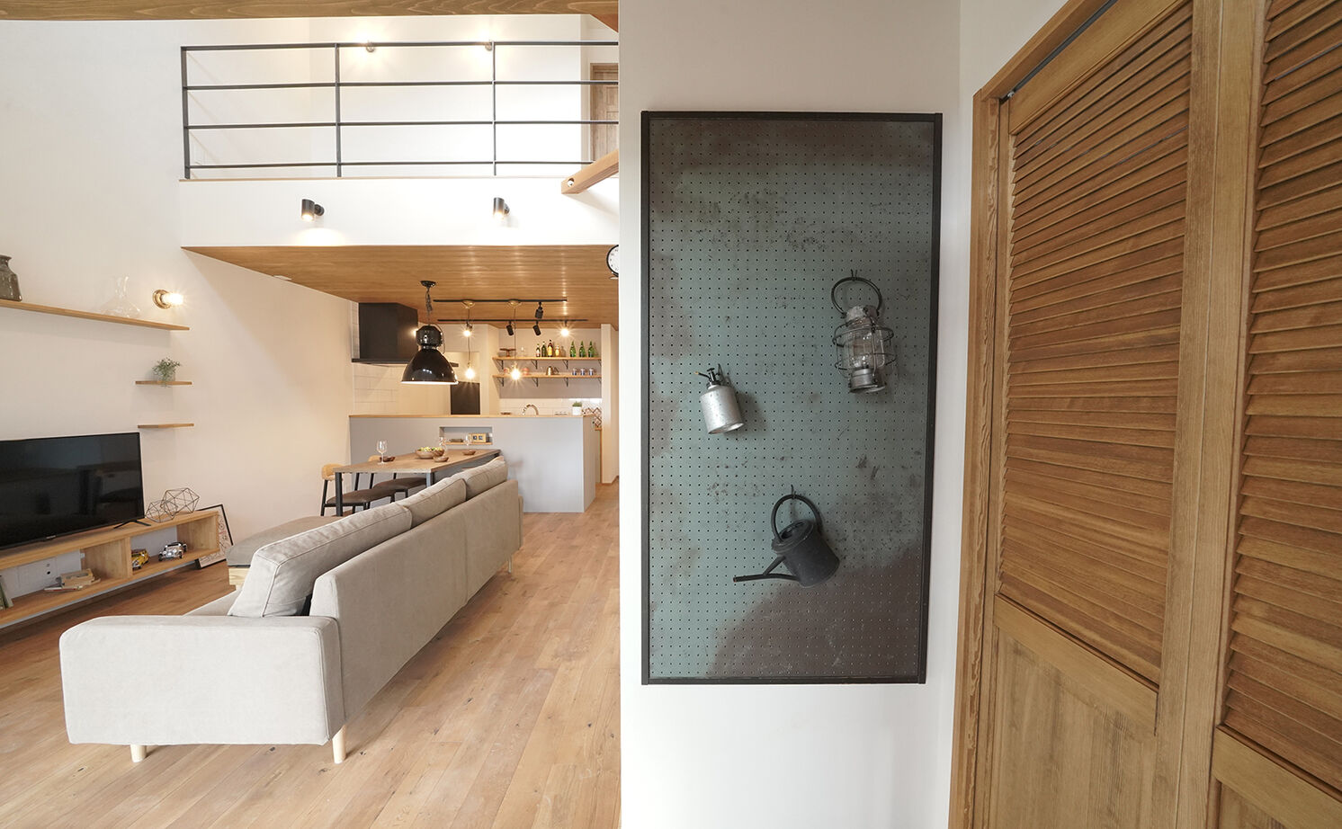 HOLOS HOME（ホロスホーム） 【瀬戸市｜インナーガレージ｜土間リビング】沖縄を感じるオーシャンカフェガレージハウスの建築実例画像5