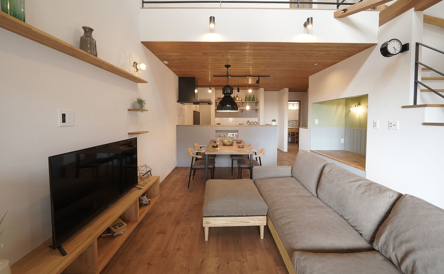 HOLOS HOME（ホロスホーム） 【瀬戸市｜インナーガレージ｜土間リビング】沖縄を感じるオーシャンカフェガレージハウスの建築実例画像6