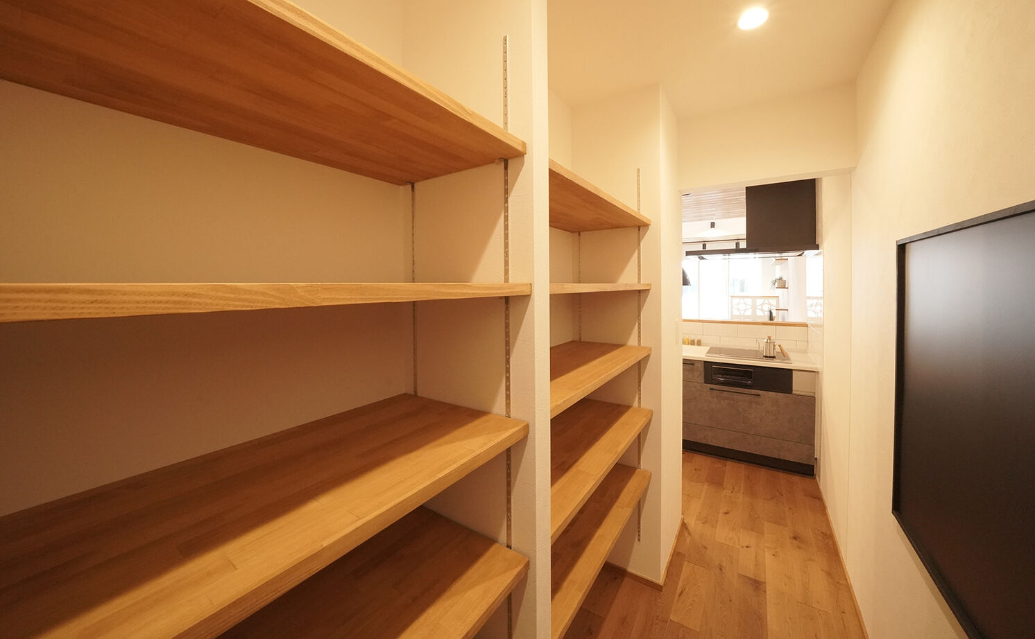 HOLOS HOME（ホロスホーム） 【瀬戸市｜インナーガレージ｜土間リビング】沖縄を感じるオーシャンカフェガレージハウスの建築実例画像11