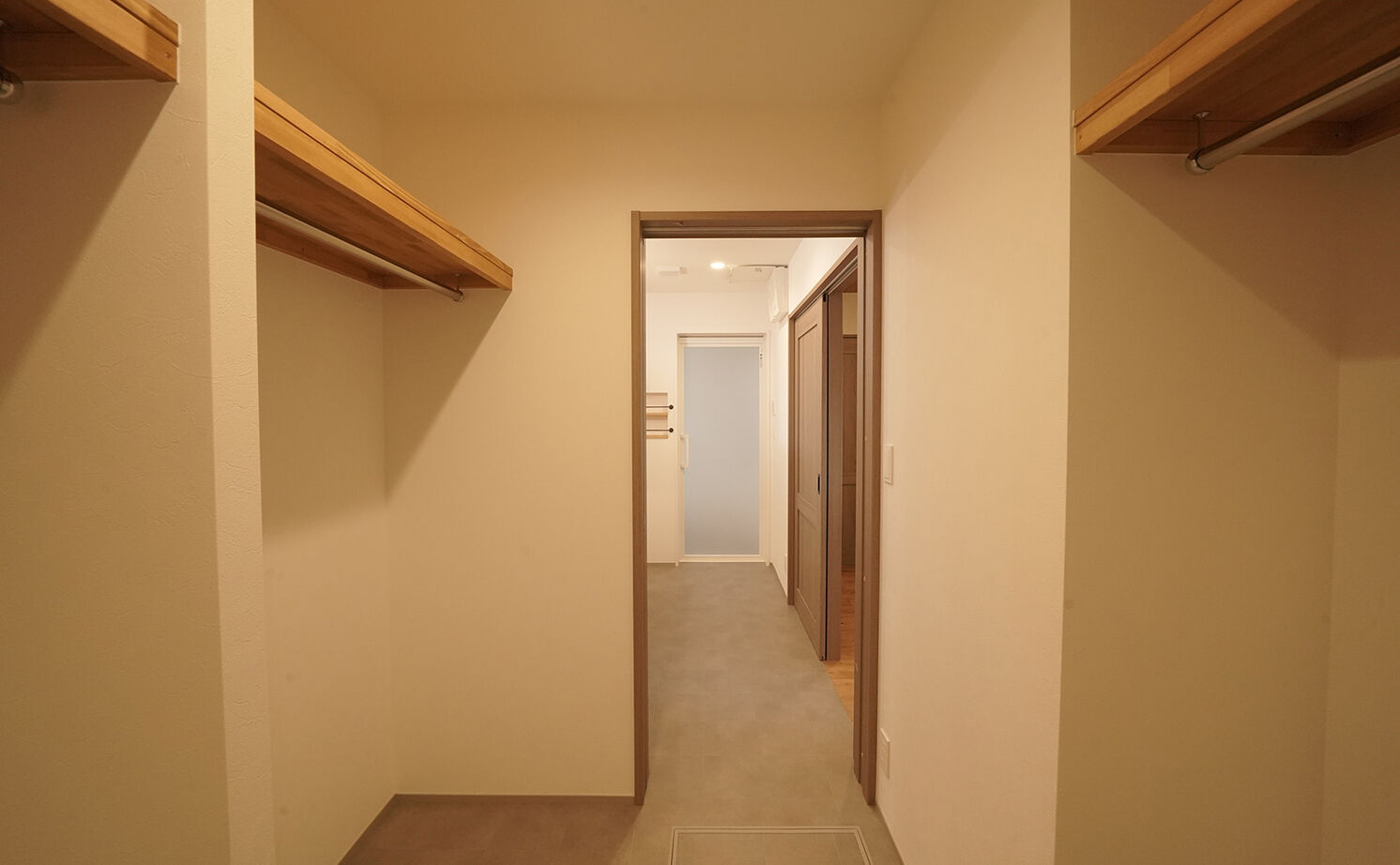 HOLOS HOME（ホロスホーム） 【瀬戸市｜インナーガレージ｜土間リビング】沖縄を感じるオーシャンカフェガレージハウスの建築実例画像14