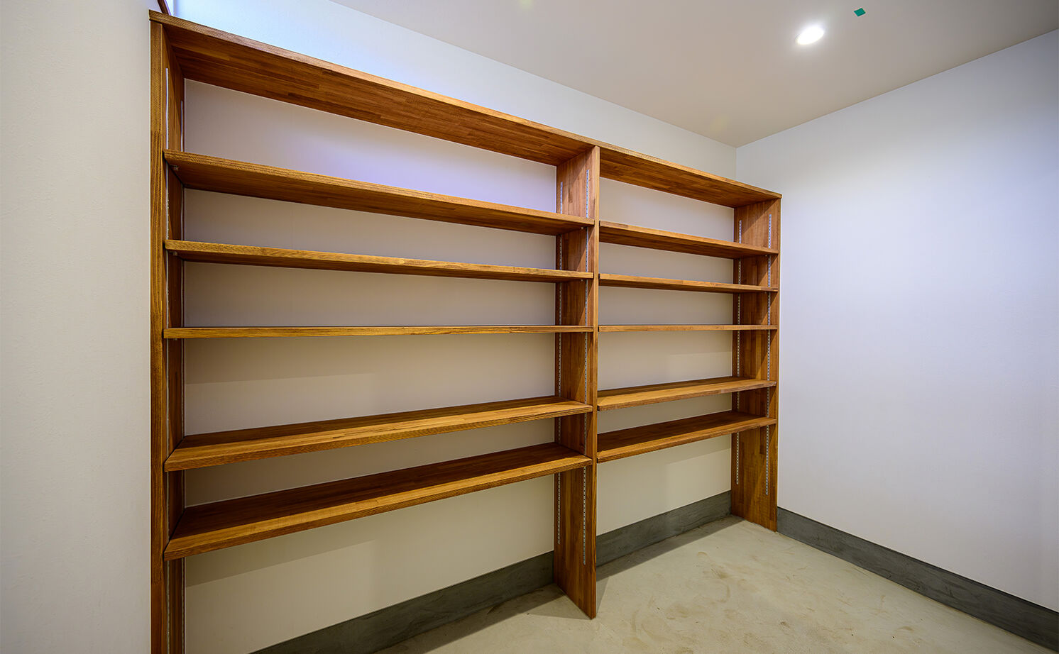 HOLOS HOME（ホロスホーム） 【三重県亀山市|アメリカンレトロ|素材】こだわりの趣味部屋と使いやすい家事動線の建築実例画像12