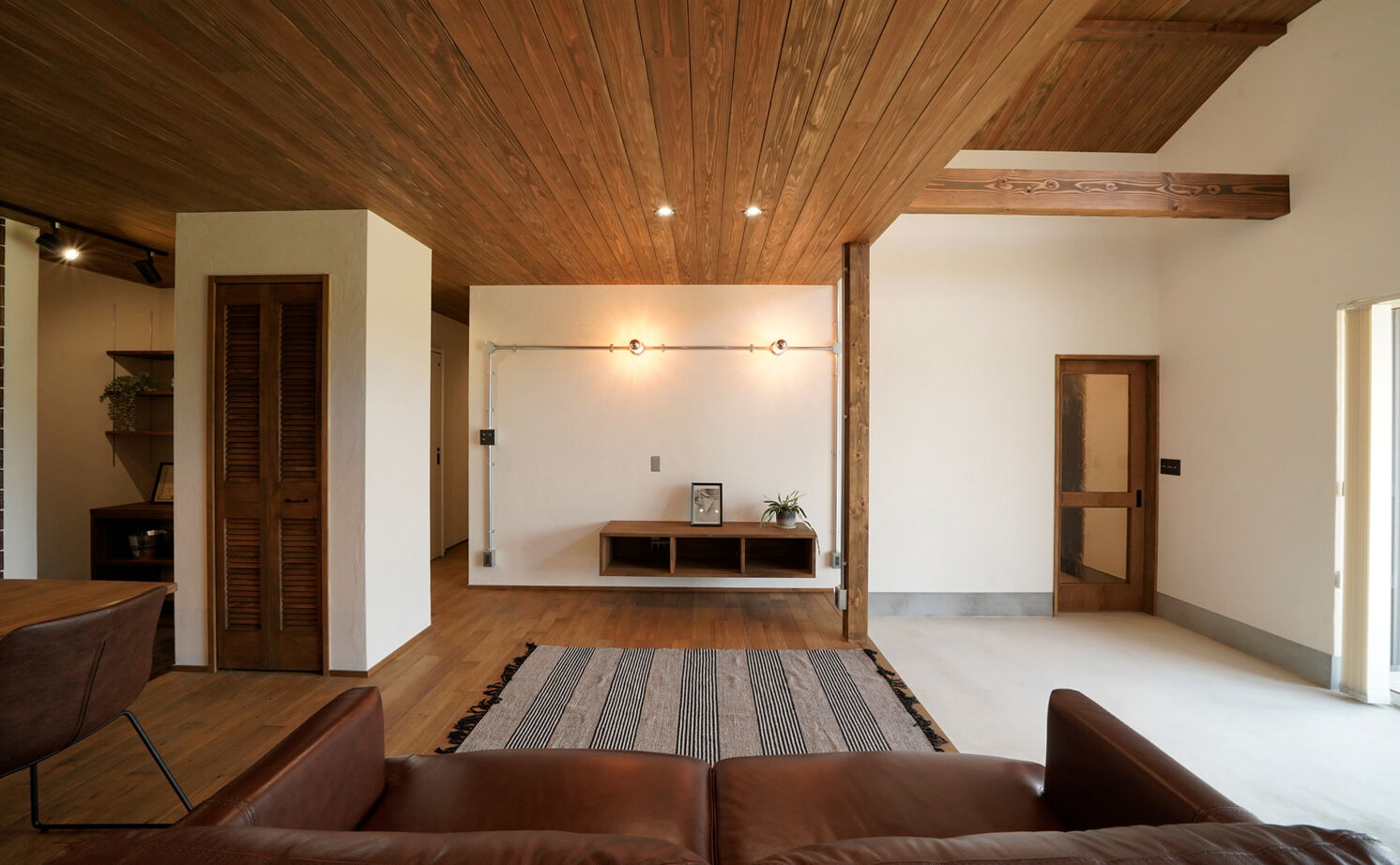 HOLOS HOME（ホロスホーム） 【豊田市｜平屋｜土間のあるリビング】アウトドア好きのヴィンテージフラットハウスの建築実例画像4