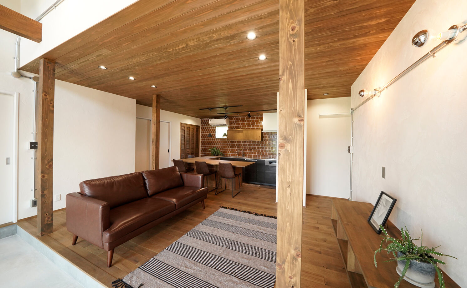 HOLOS HOME（ホロスホーム） 【豊田市｜平屋｜土間のあるリビング】アウトドア好きのヴィンテージフラットハウスの建築実例画像6