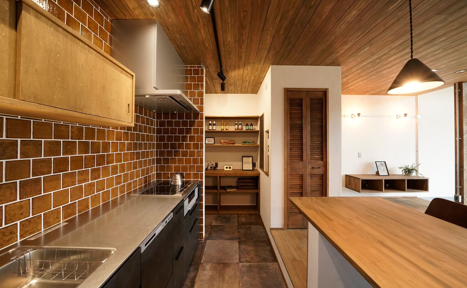 HOLOS HOME（ホロスホーム） 【豊田市｜平屋｜土間のあるリビング】アウトドア好きのヴィンテージフラットハウスの建築実例画像9