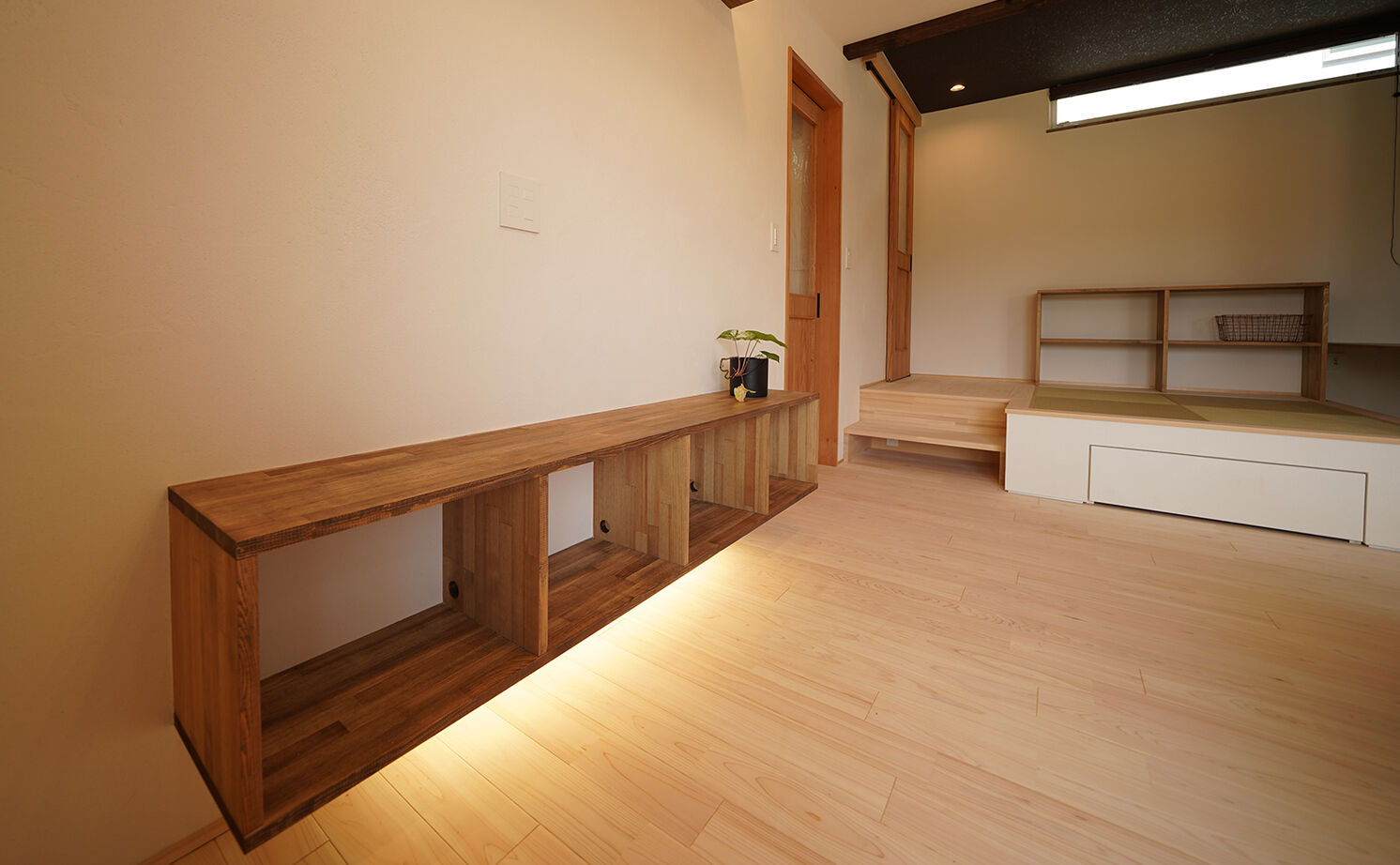 HOLOS HOME（ホロスホーム） 【豊田市｜ジャパニーズモダン｜インナーガレージ】木々のぬくもりと呼吸を感じながら共に成長する家の建築実例画像8