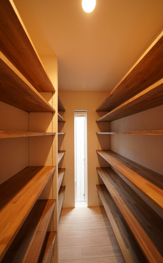 HOLOS HOME（ホロスホーム） 【豊田市｜ジャパニーズモダン｜インナーガレージ】木々のぬくもりと呼吸を感じながら共に成長する家の建築実例画像13