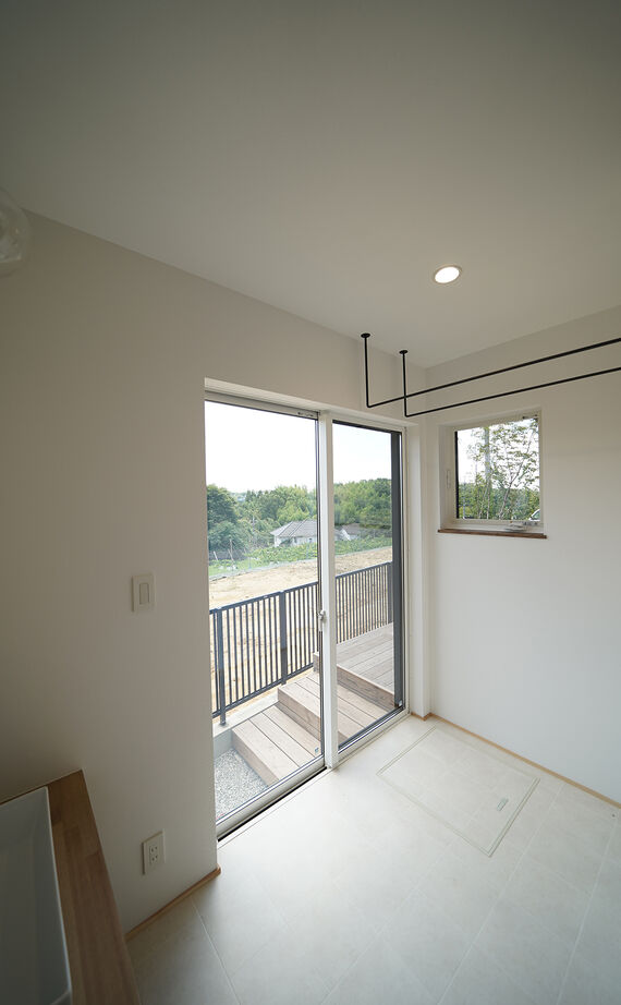 HOLOS HOME（ホロスホーム） 【豊田市｜ジャパニーズモダン｜インナーガレージ】木々のぬくもりと呼吸を感じながら共に成長する家の建築実例画像15