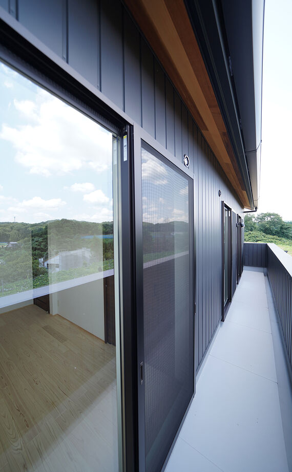 HOLOS HOME（ホロスホーム） 【豊田市｜ジャパニーズモダン｜インナーガレージ】木々のぬくもりと呼吸を感じながら共に成長する家の建築実例画像20