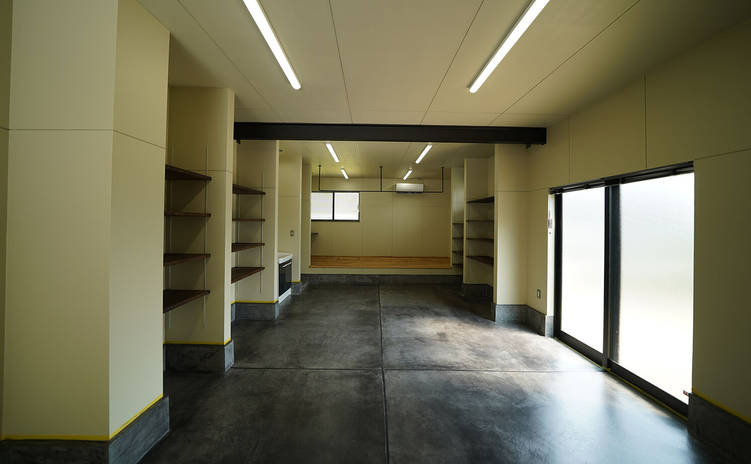 HOLOS HOME（ホロスホーム） 【豊明市｜ガチバイクガレージ｜男前スタイル】広々ガレージで趣味を思う存分満喫する家の建築実例画像2