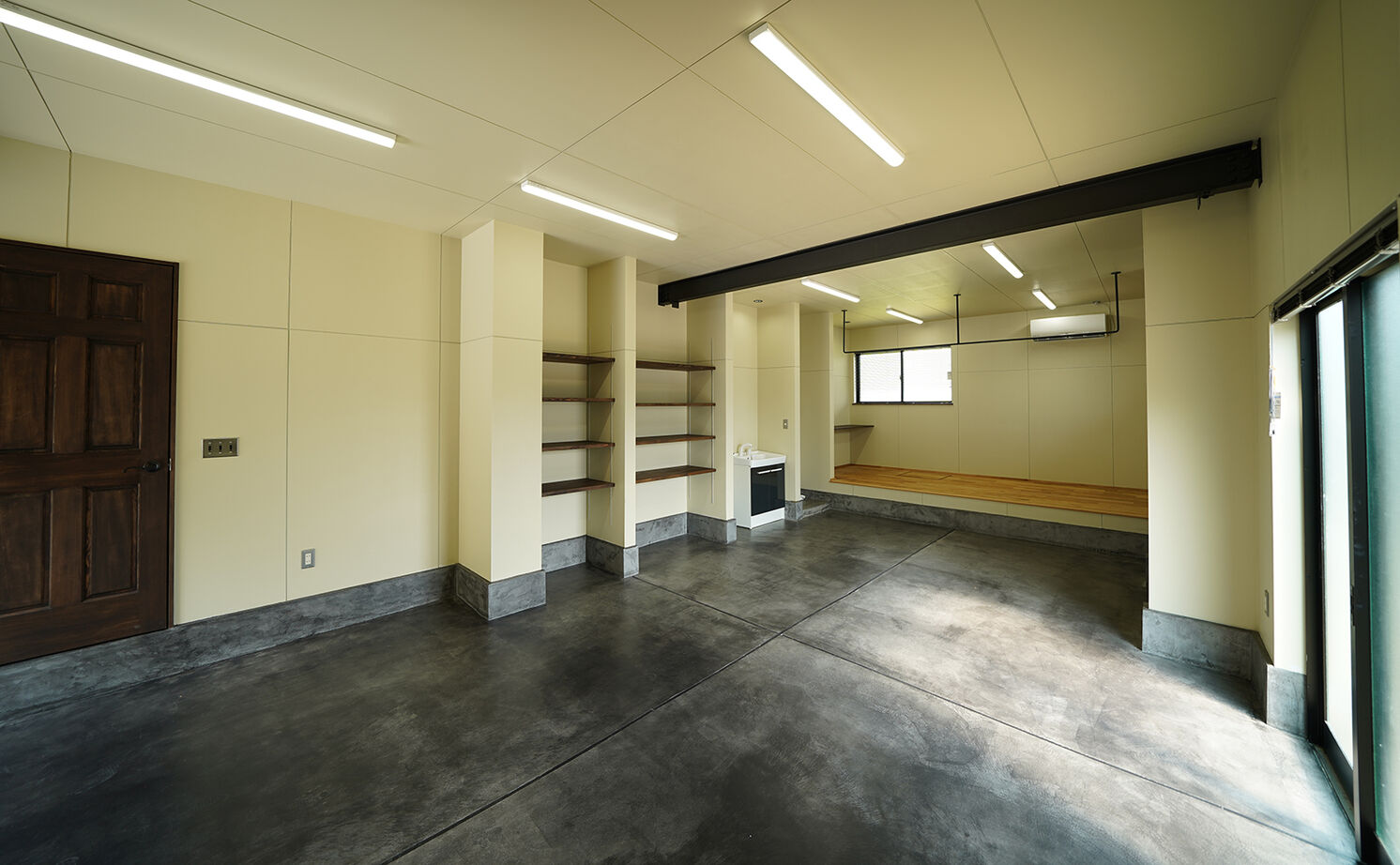 HOLOS HOME（ホロスホーム） 【豊明市｜ガチバイクガレージ｜男前スタイル】広々ガレージで趣味を思う存分満喫する家の建築実例画像5