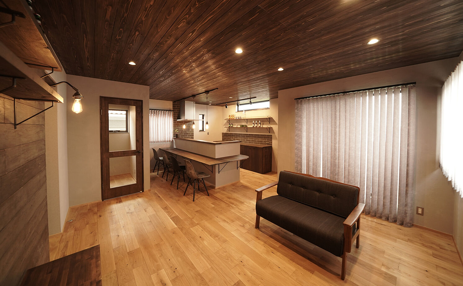 HOLOS HOME（ホロスホーム） 【豊明市｜ガチバイクガレージ｜男前スタイル】広々ガレージで趣味を思う存分満喫する家の建築実例画像9