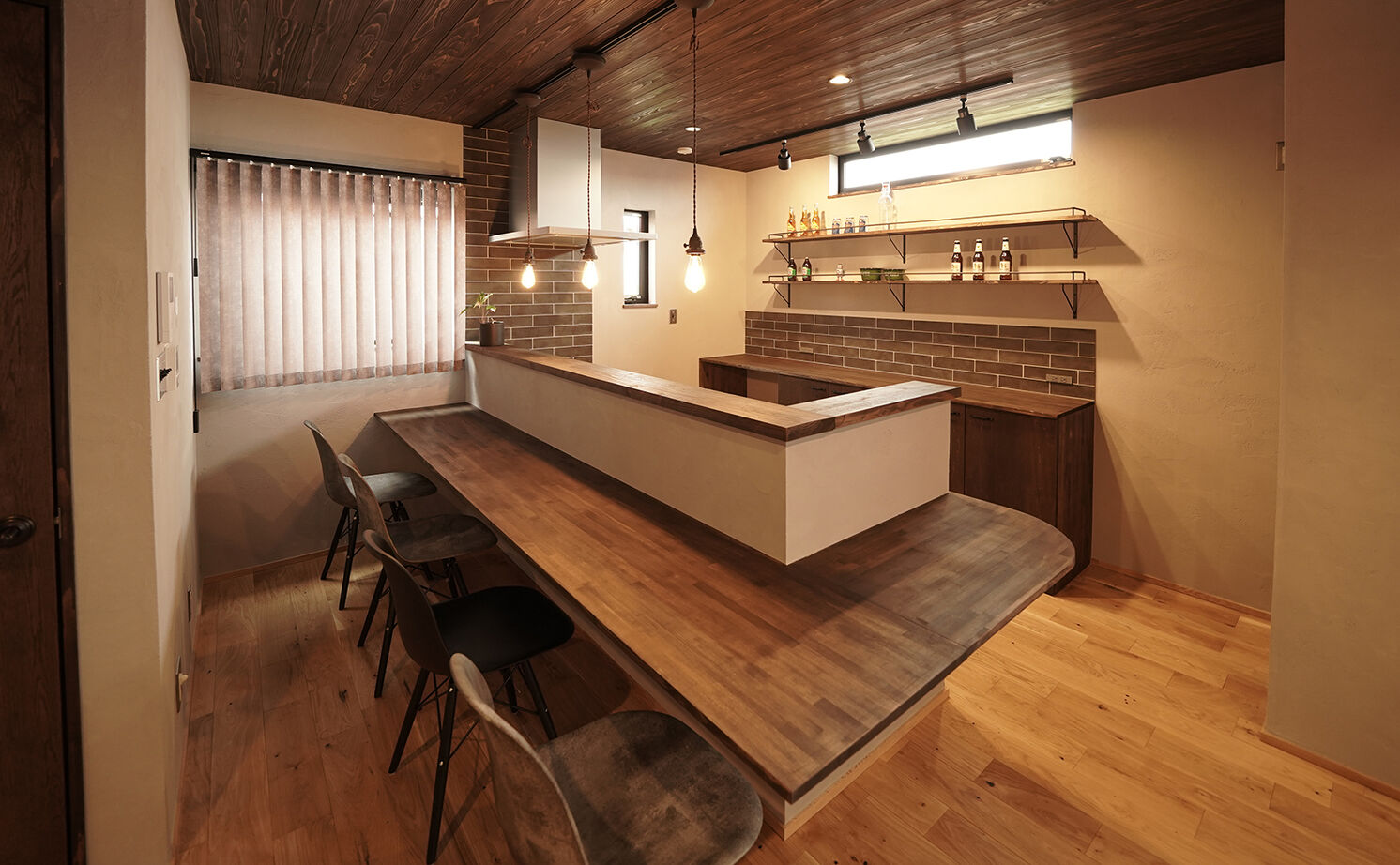 HOLOS HOME（ホロスホーム） 【豊明市｜ガチバイクガレージ｜男前スタイル】広々ガレージで趣味を思う存分満喫する家の建築実例画像11