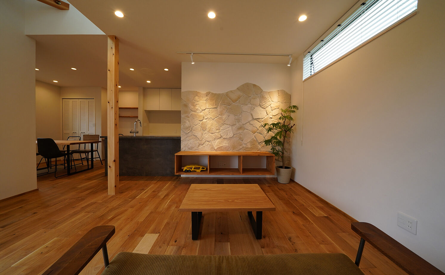 HOLOS HOME（ホロスホーム） 【安城市｜無垢素材｜ウッドデッキ】沖縄の風が吹き抜けるオーシャンリゾートスタイルハウスの建築実例画像10