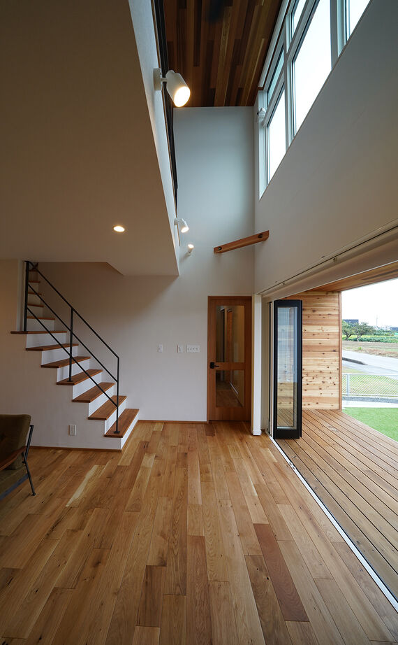 HOLOS HOME（ホロスホーム） 【安城市｜無垢素材｜ウッドデッキ】沖縄の風が吹き抜けるオーシャンリゾートスタイルハウスの建築実例画像11