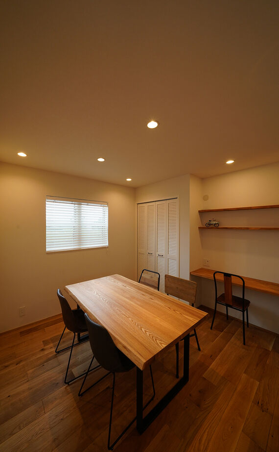 HOLOS HOME（ホロスホーム） 【安城市｜無垢素材｜ウッドデッキ】沖縄の風が吹き抜けるオーシャンリゾートスタイルハウスの建築実例画像13