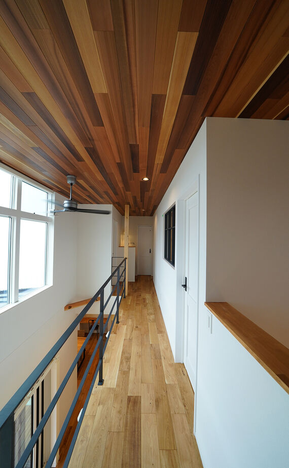 HOLOS HOME（ホロスホーム） 【安城市｜無垢素材｜ウッドデッキ】沖縄の風が吹き抜けるオーシャンリゾートスタイルハウスの建築実例画像16