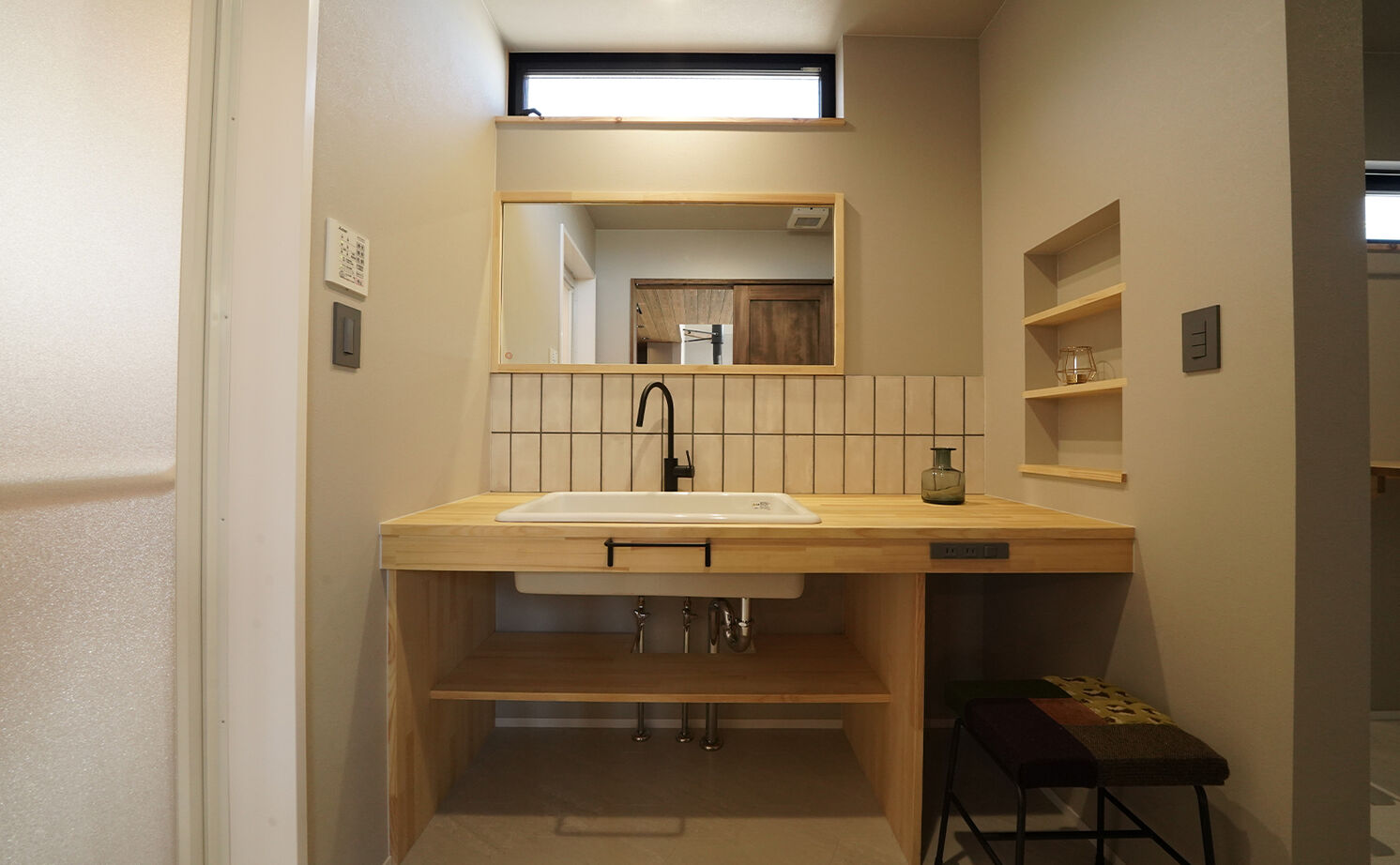 HOLOS HOME（ホロスホーム） 【西尾市│自然素材│吹き抜け】自由設計だからこそセンスが光る、土間＆薪ストーブの家の建築実例画像13