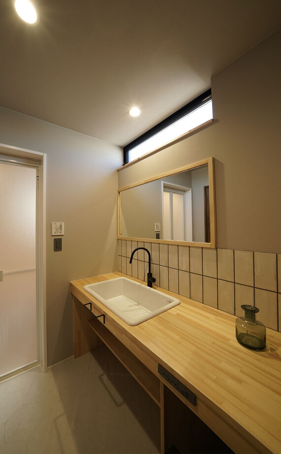 HOLOS HOME（ホロスホーム） 【西尾市│自然素材│吹き抜け】自由設計だからこそセンスが光る、土間＆薪ストーブの家の建築実例画像14