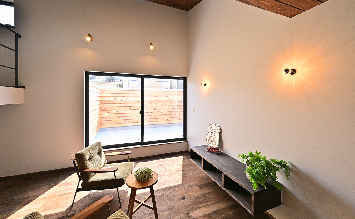 HOLOS HOME（ホロスホーム） 【名古屋市│スキップフロア｜ライトコート】２階リビングとインナーガレージのある家の建築実例画像6