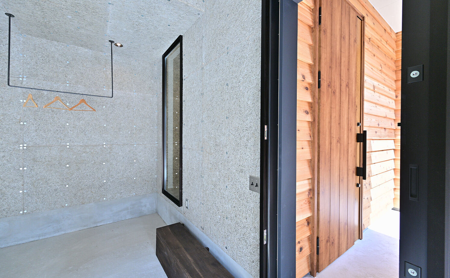 HOLOS HOME（ホロスホーム） 【名古屋市│スキップフロア｜ライトコート】２階リビングとインナーガレージのある家の建築実例画像18