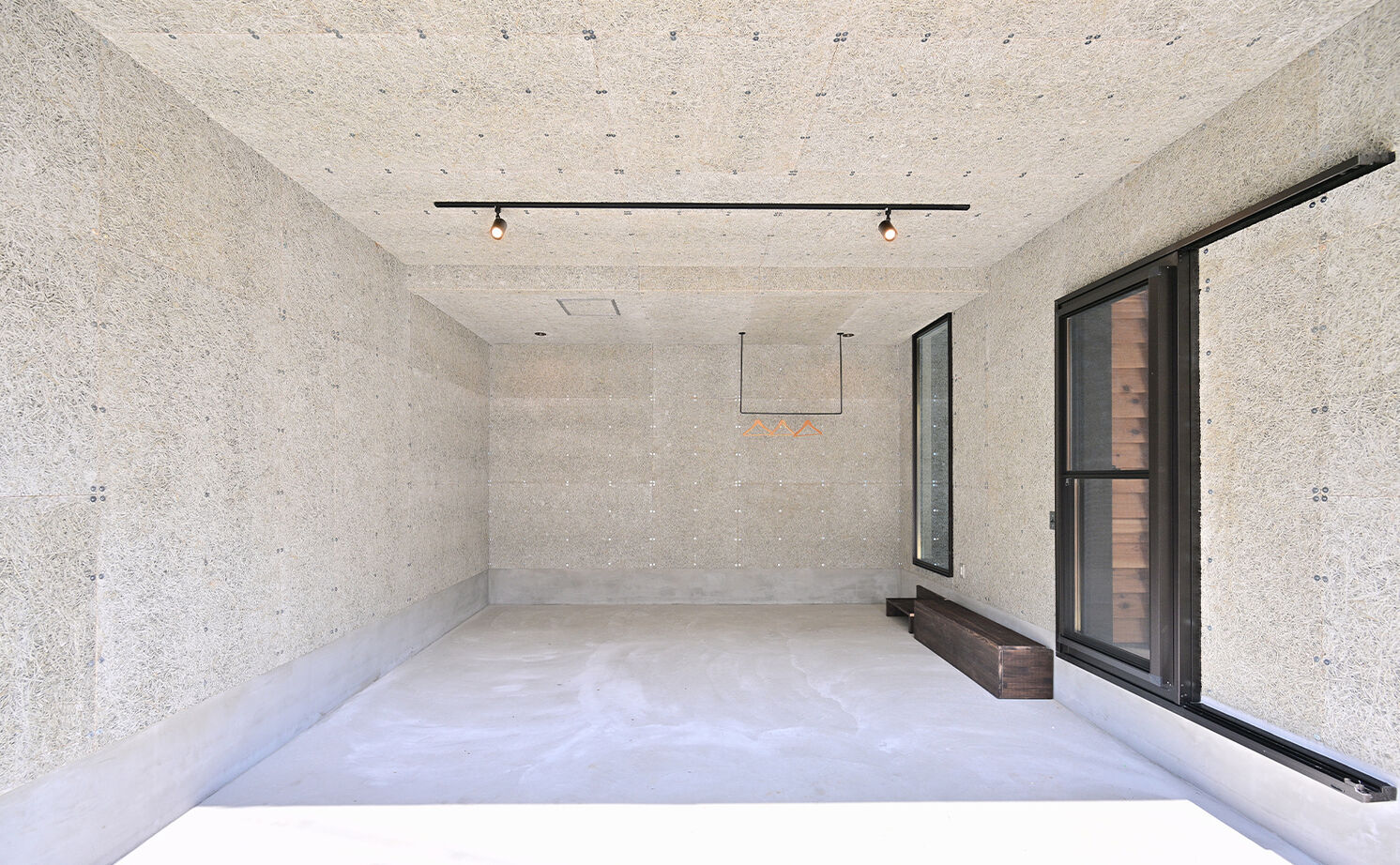 HOLOS HOME（ホロスホーム） 【名古屋市│スキップフロア｜ライトコート】２階リビングとインナーガレージのある家の建築実例画像19