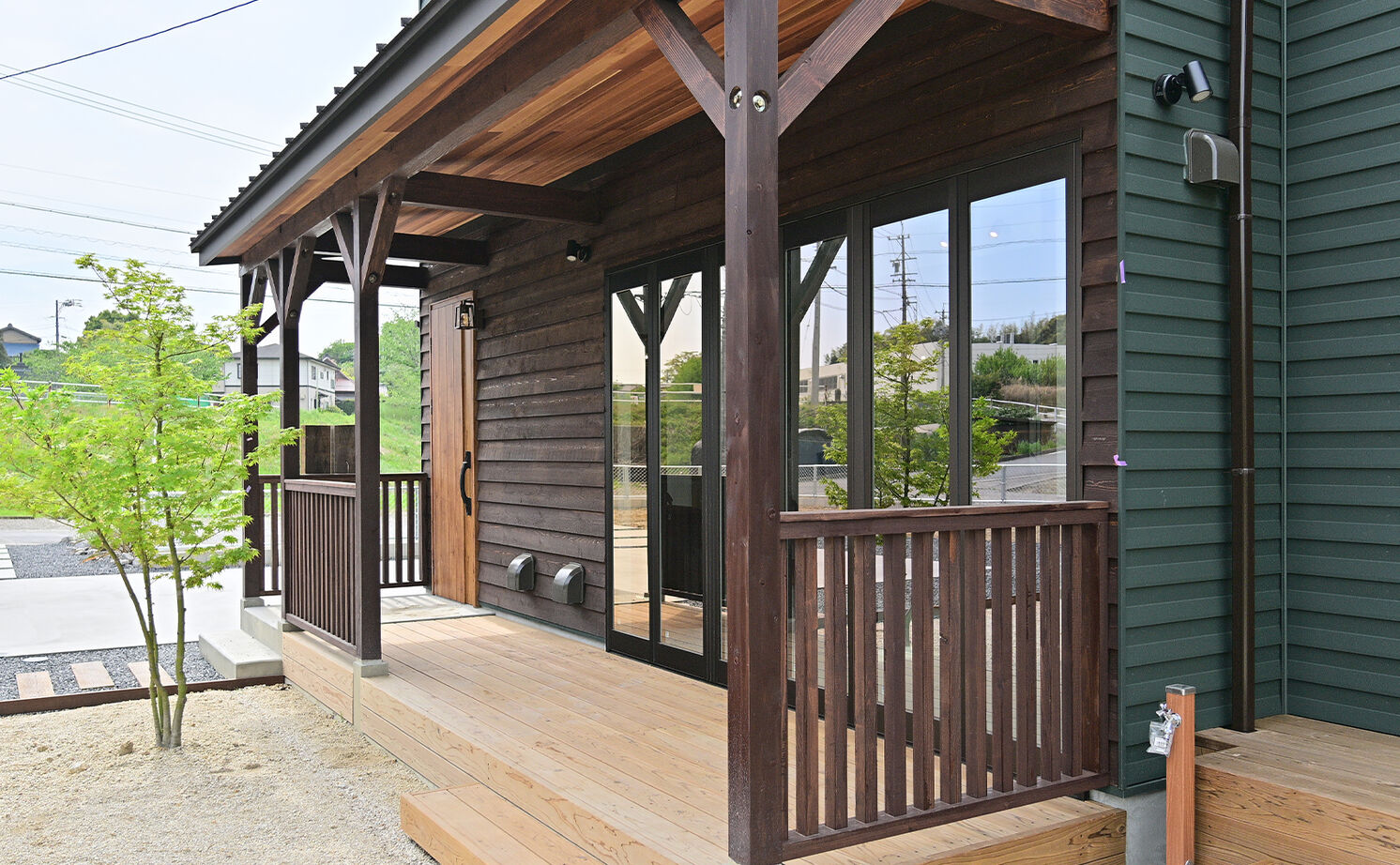 HOLOS HOME（ホロスホーム） 【知多郡｜畳スペース｜土間｜広々ガレージ】モスグリーンのガルバが映える、個性光るアウトドアハウスの建築実例画像3