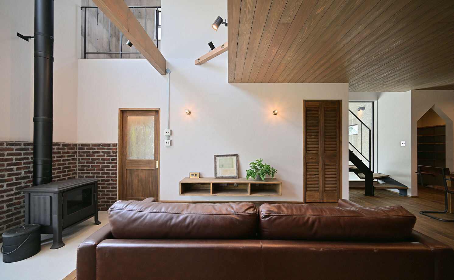 HOLOS HOME（ホロスホーム） 【知多郡｜畳スペース｜土間｜広々ガレージ】モスグリーンのガルバが映える、個性光るアウトドアハウスの建築実例画像5