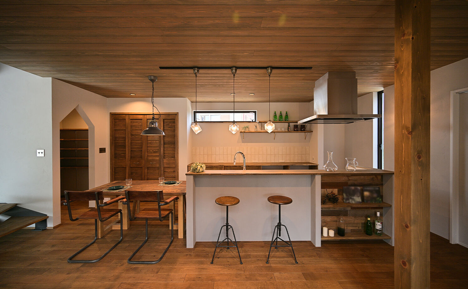 HOLOS HOME（ホロスホーム） 【知多郡｜畳スペース｜土間｜広々ガレージ】モスグリーンのガルバが映える、個性光るアウトドアハウスの建築実例画像9