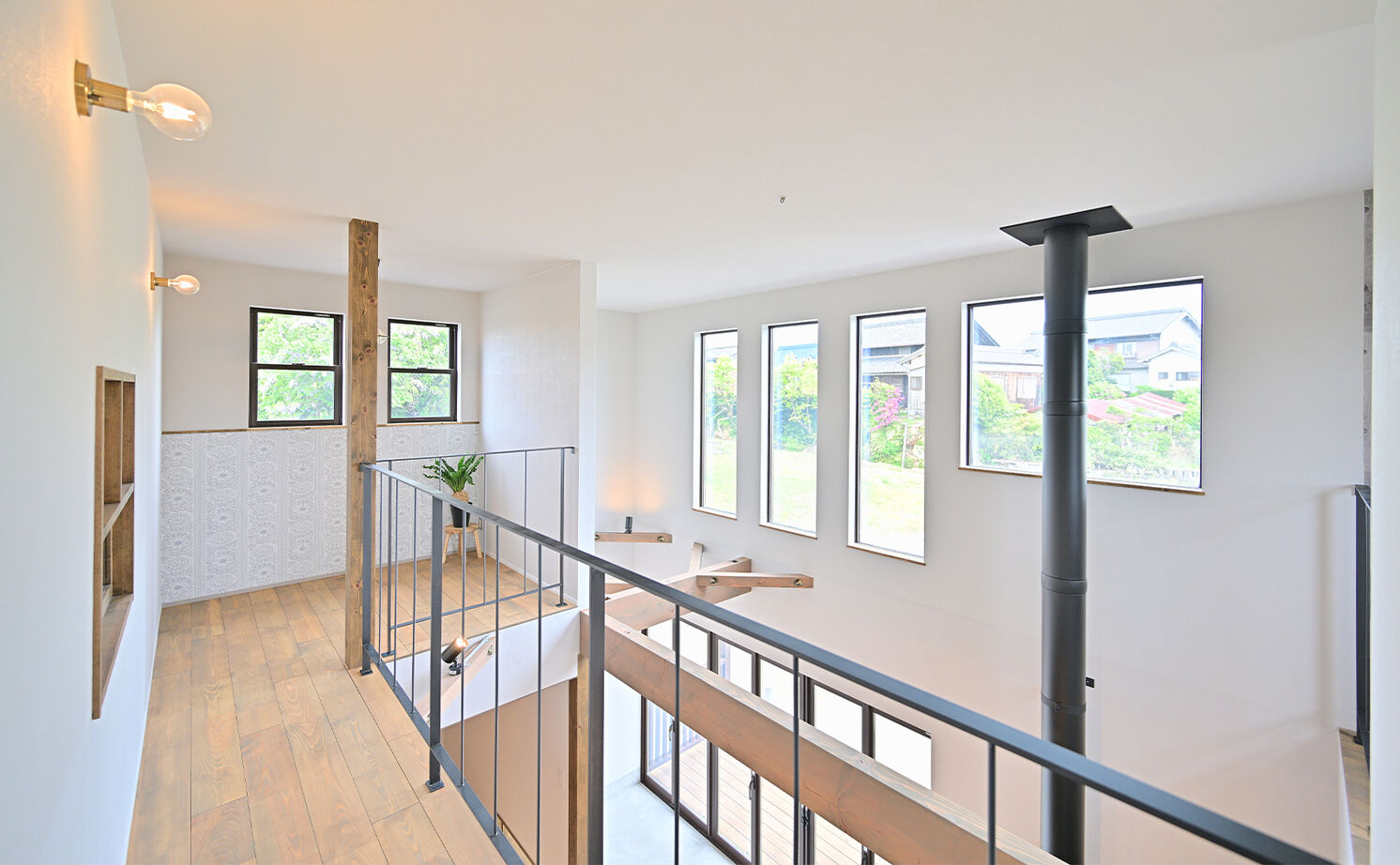 HOLOS HOME（ホロスホーム） 【知多郡｜畳スペース｜土間｜広々ガレージ】モスグリーンのガルバが映える、個性光るアウトドアハウスの建築実例画像15