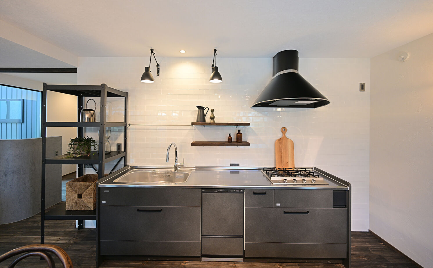 HOLOS HOME（ホロスホーム） 【知多郡｜サンルーム｜自然素材】シンプルな中に機能美が光る、ヨーロピアンスタイルが息づく家の建築実例画像6