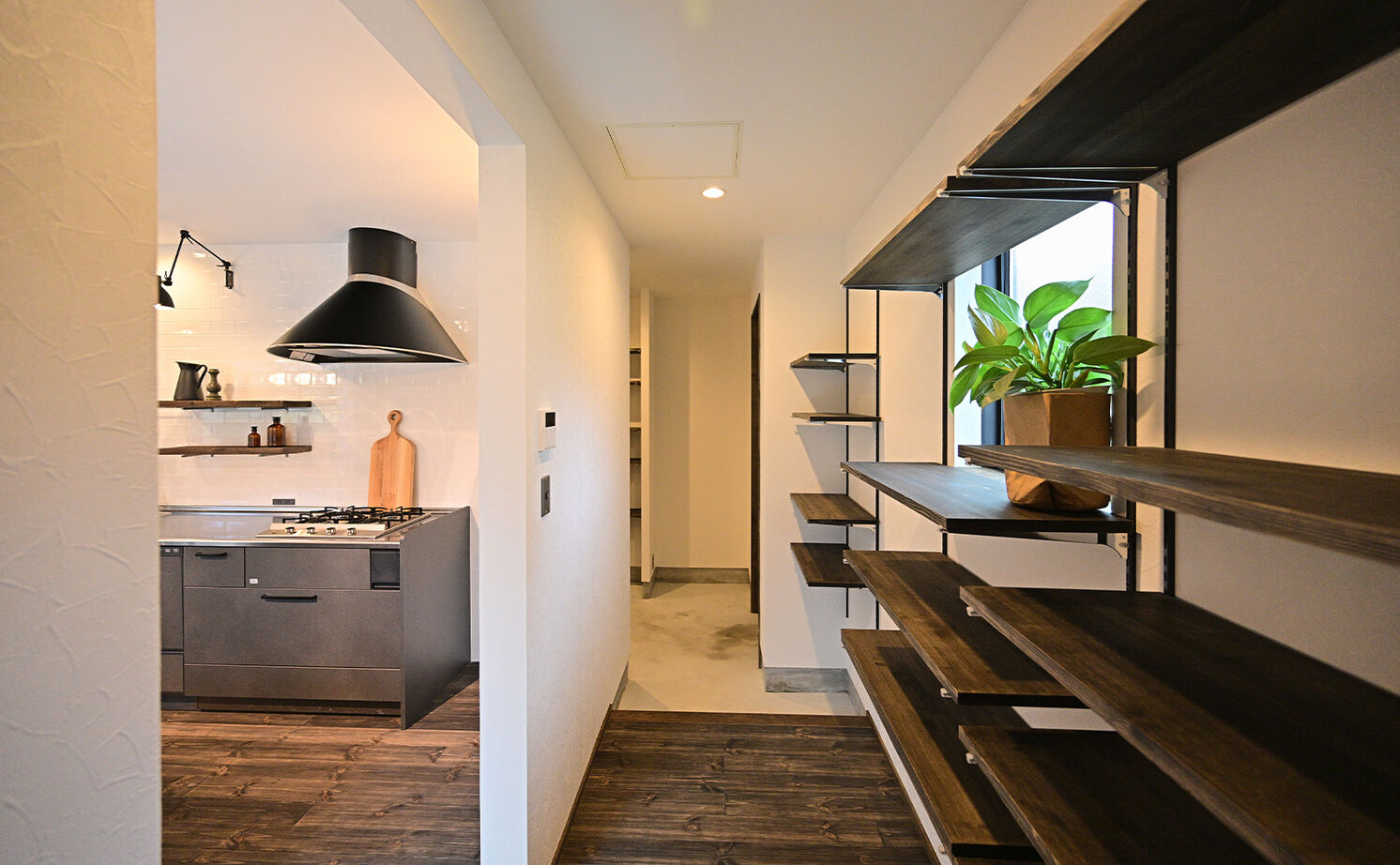 HOLOS HOME（ホロスホーム） 【知多郡｜サンルーム｜自然素材】シンプルな中に機能美が光る、ヨーロピアンスタイルが息づく家の建築実例画像10