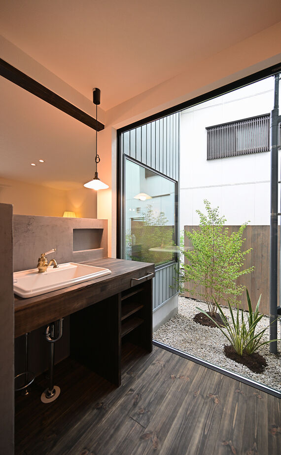 HOLOS HOME（ホロスホーム） 【知多郡｜サンルーム｜自然素材】シンプルな中に機能美が光る、ヨーロピアンスタイルが息づく家の建築実例画像12