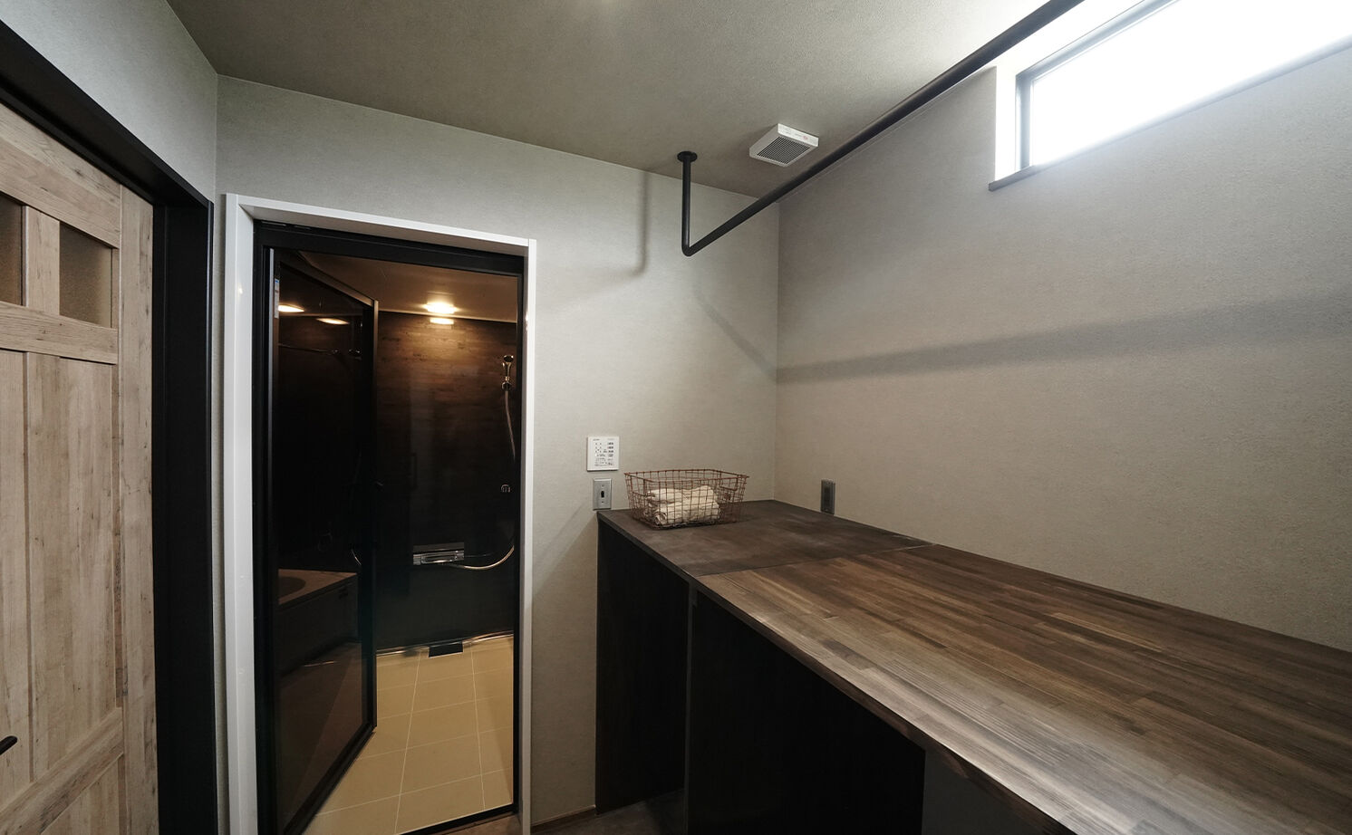 HOLOS HOME（ホロスホーム） 【西春日井郡｜レンガ貼り｜吹き抜け】時を重ねるごとに味わいを増す、ヴィンテージガレージハウスの建築実例画像15