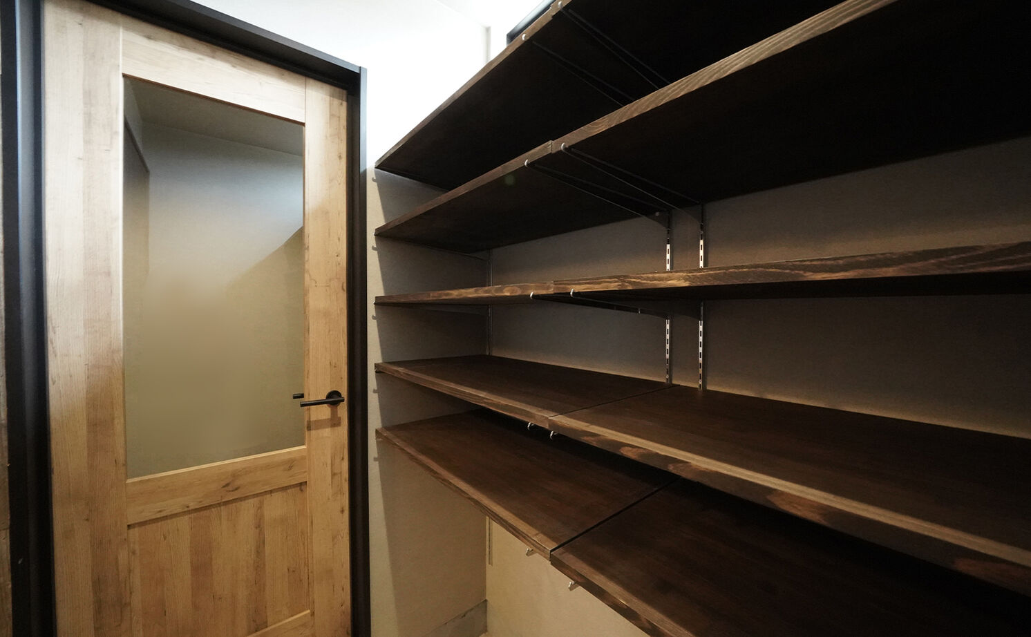 HOLOS HOME（ホロスホーム） 【西春日井郡｜レンガ貼り｜吹き抜け】時を重ねるごとに味わいを増す、ヴィンテージガレージハウスの建築実例画像18