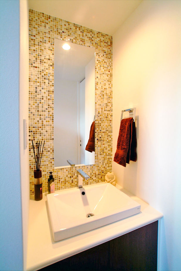 遊友建築工房 【神戸市/2000万円台/間取り図有】ガレージ上のウッドデッキにつながるLDK。光に満ちたリラックス空間の建築実例画像8