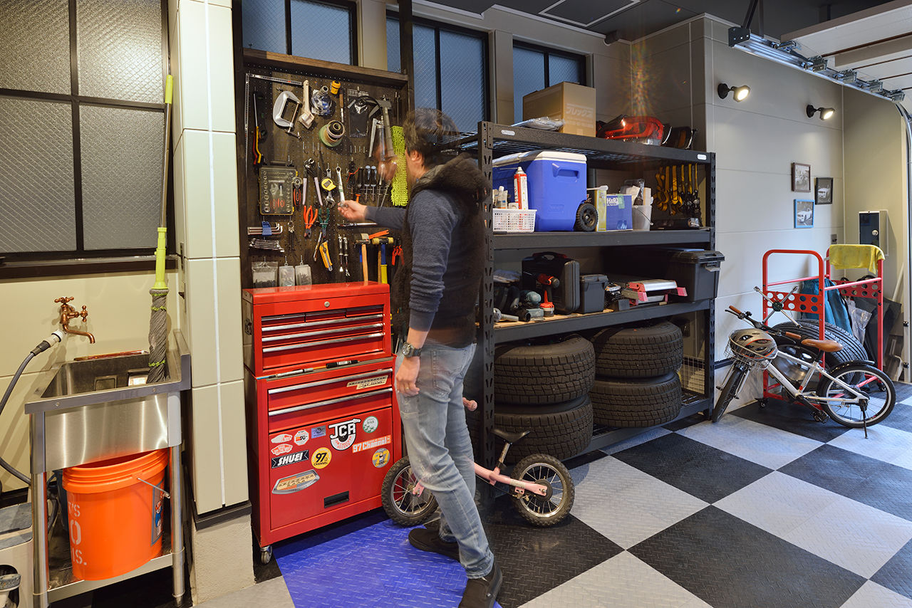 遊友建築工房 【神戸市/2000万円台】アメリカのヴィンテージカーを楽しむビルトインガレージハウスの建築実例画像4