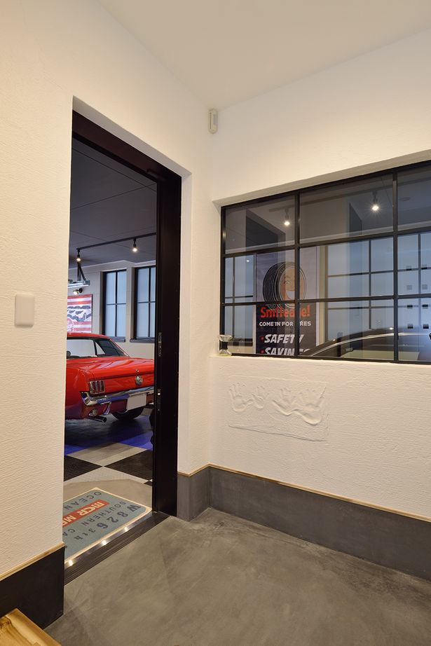 遊友建築工房 【神戸市/2000万円台】アメリカのヴィンテージカーを楽しむビルトインガレージハウスの建築実例画像6