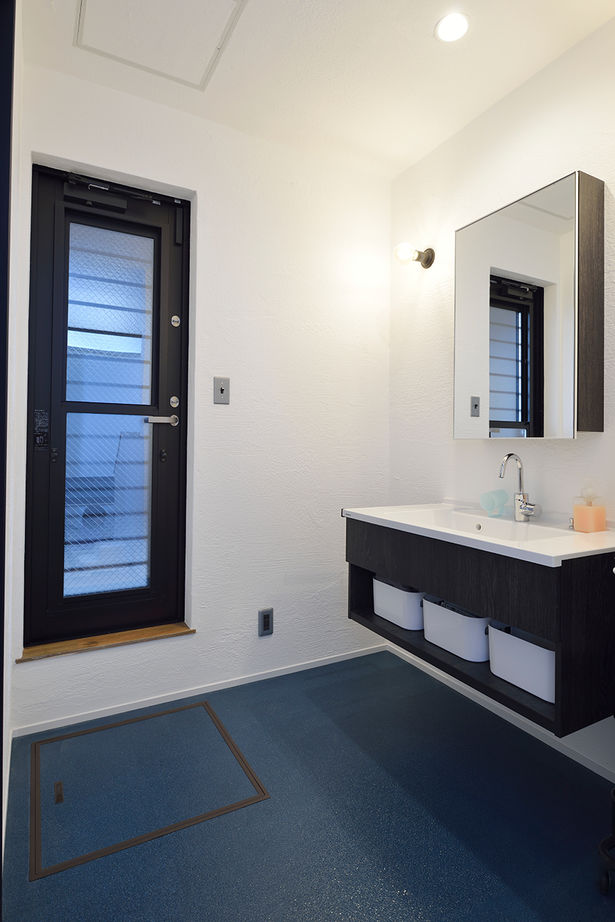 遊友建築工房 【神戸市/2000万円台】アメリカのヴィンテージカーを楽しむビルトインガレージハウスの建築実例画像10