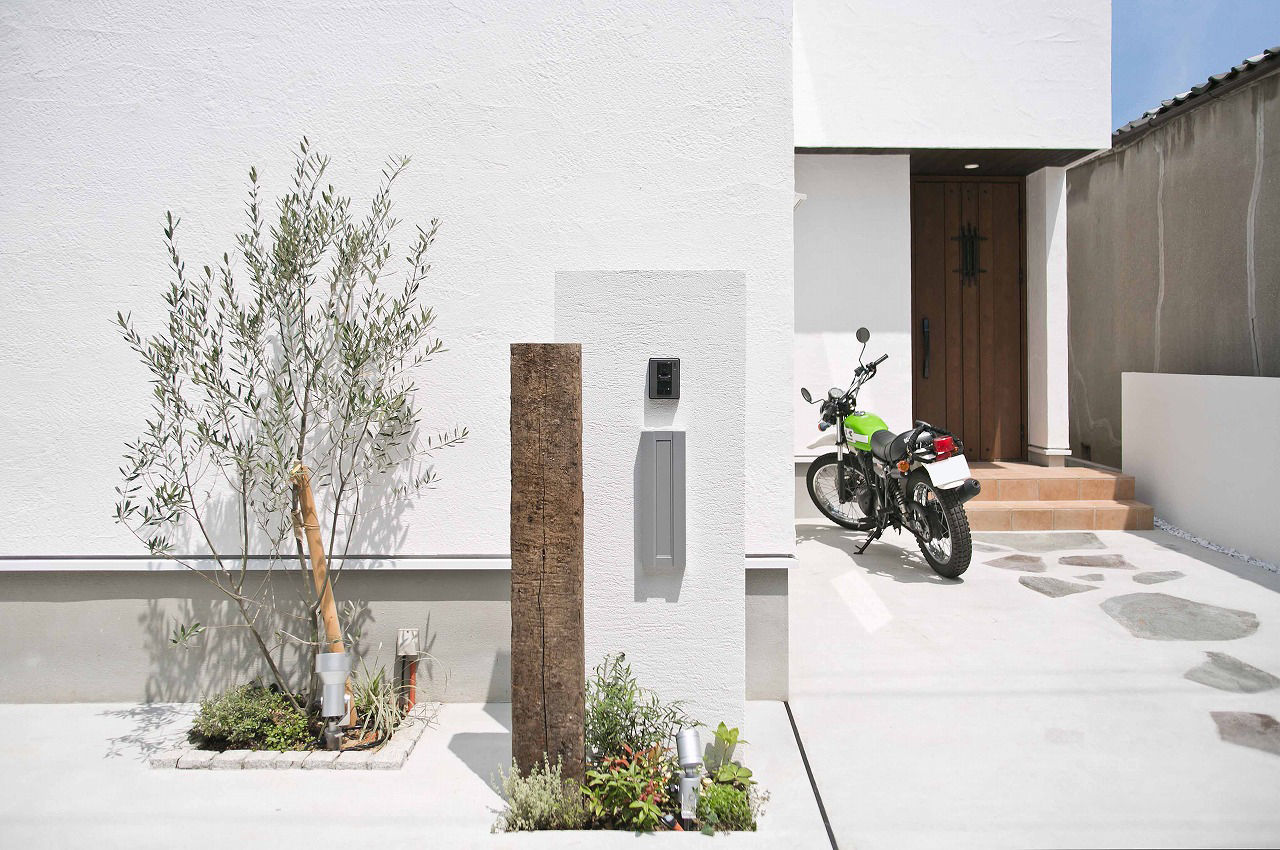 遊友建築工房 【尼崎市/1000万円台/20坪台/間取り図有】心地いい無垢床、漆喰壁。北欧インテリアの似合う狭小の家の建築実例画像2